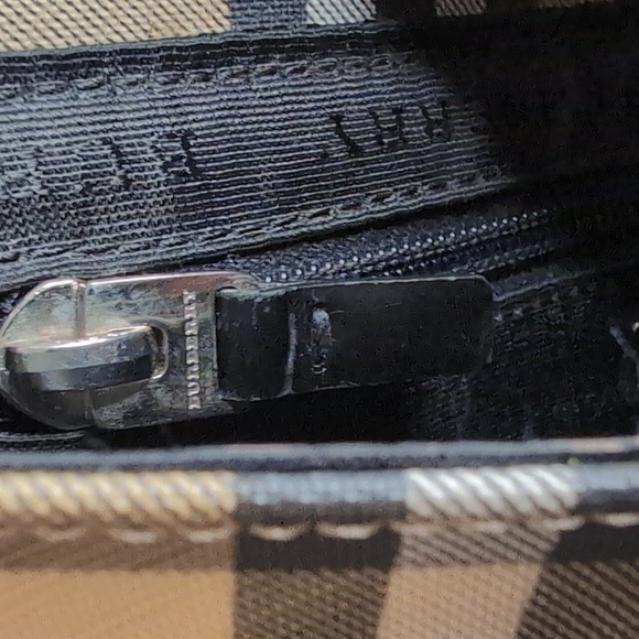 Burberry London Nova Check Design Shoulder Bag. - Picture 9 of 14